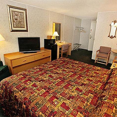 National 9 Inn Showboat Каспер Номер фото
